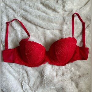Pink by Victoria’s Secret date push-up bra